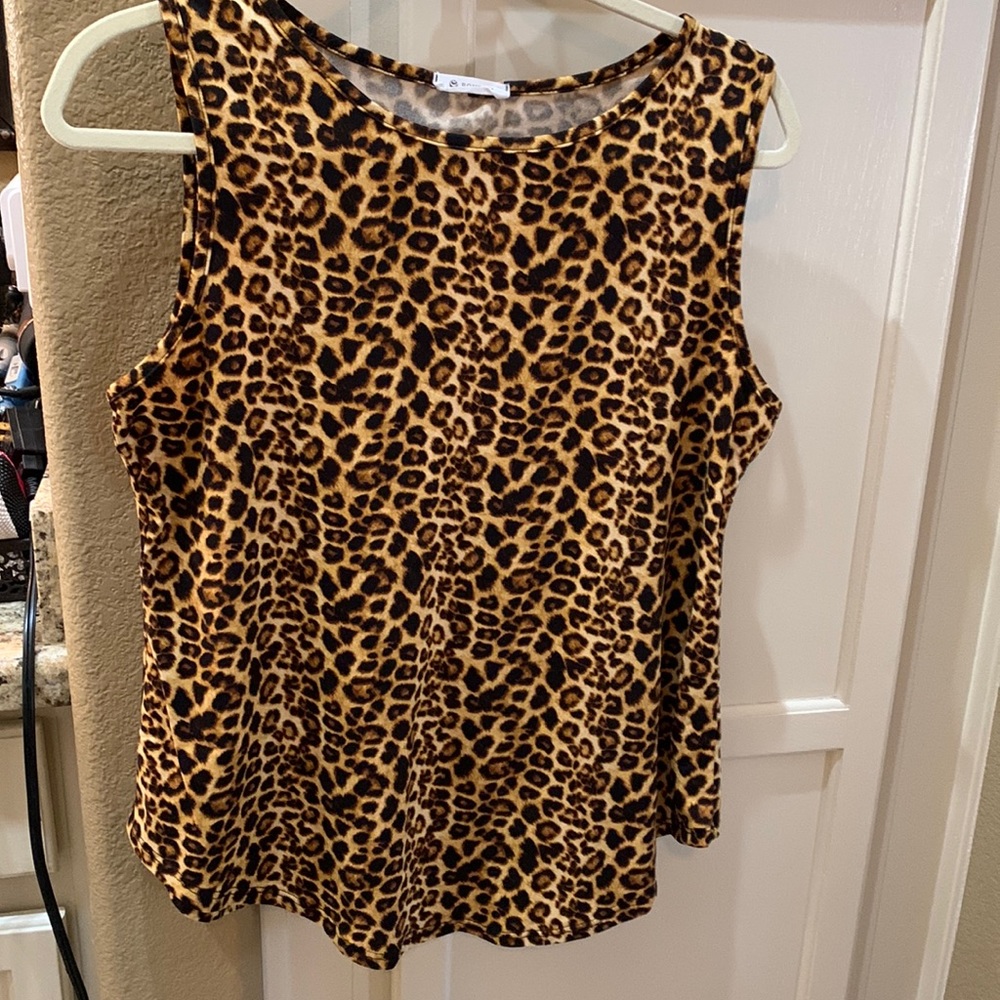 Loose fitting womens tank top Large
